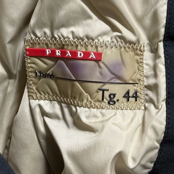 PRADA BLACK GORE-TEX BODY FOX FUR COLLAR WITH LOGO BELT COAT